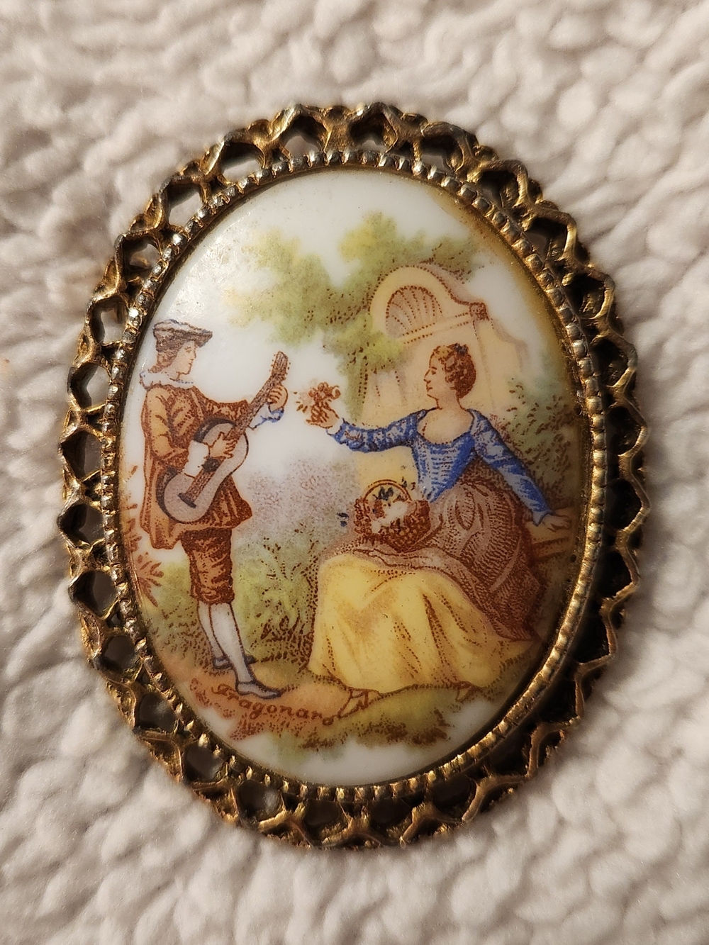 Vintage Fragonard Courting Couple Brooch With Gold Filigree